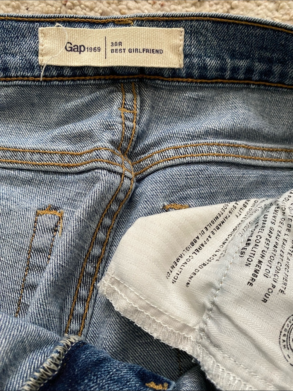 GAP Embroidered/Patched Best Girlfriend Jeans. 30R. - Picture 3 of 12